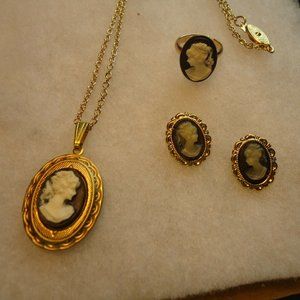 Vintage Costume Cameo Set (Locket Included)
